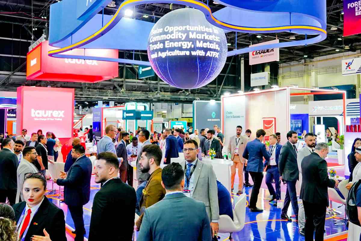 دبی برای هشتمین دوره میزبان Forex Expo Dubai 2025 است، جایی که غرفههای برندهای جهانی تازهترین محصولات در فارکس، سهام، شاخصها، ETF، دارایی دیجیتال و فینتک را معرفی میکنند.