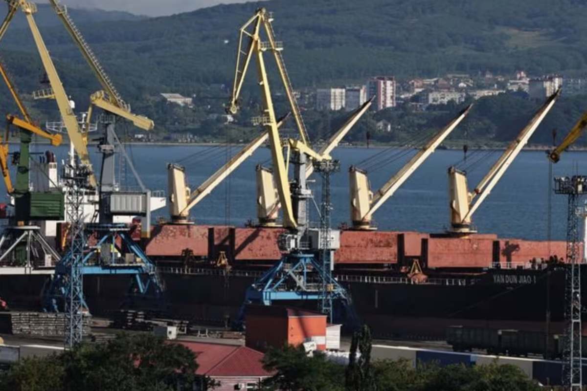 شوک دوباره به بازار انرژی؛ جهش قیمت نفت در پی تشدید تنش‌های یمن و بن‌بست در مذاکرات صلح