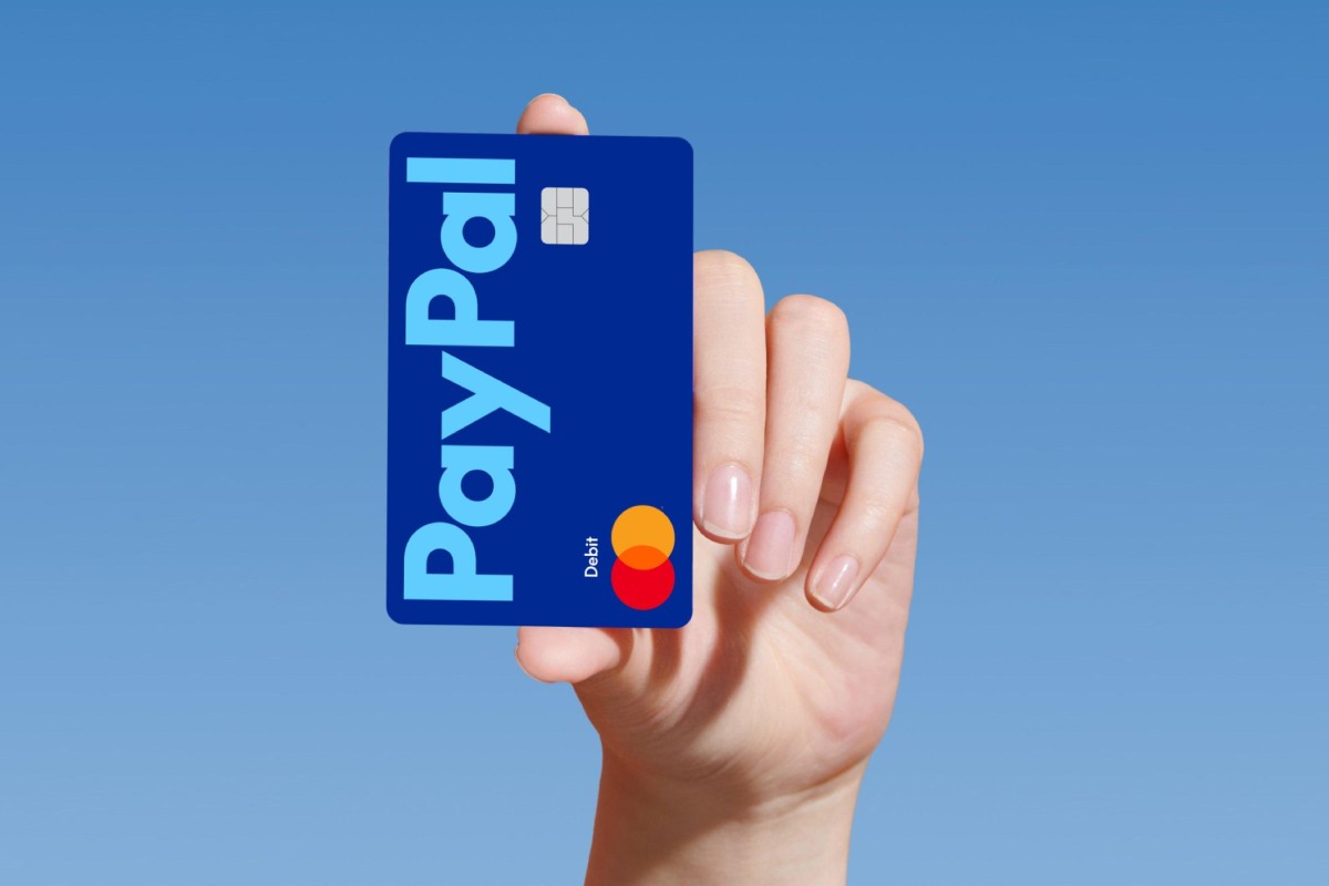 شرکت پی‌پال (PayPal)، غول خدمات پرداخت آنلاین، اعلام کرد که برای تأسیس "پی‌پال بانک" رسماً درخواست مجوز داده است